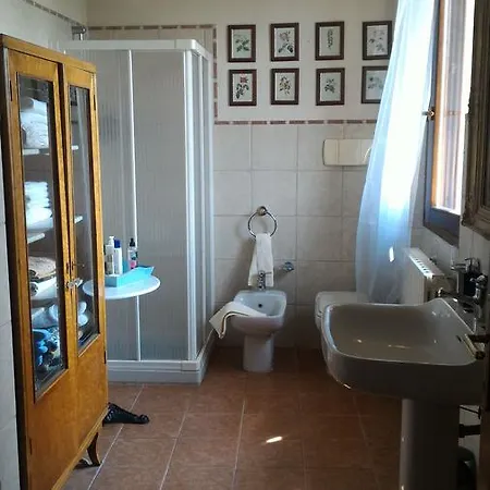 L'ape In Corte Casa Di Campagna, Via Francigena Stanze E Colazione Vaccarizza