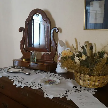 L'ape In Corte Casa Di Campagna, Via Francigena Stanze E Colazione