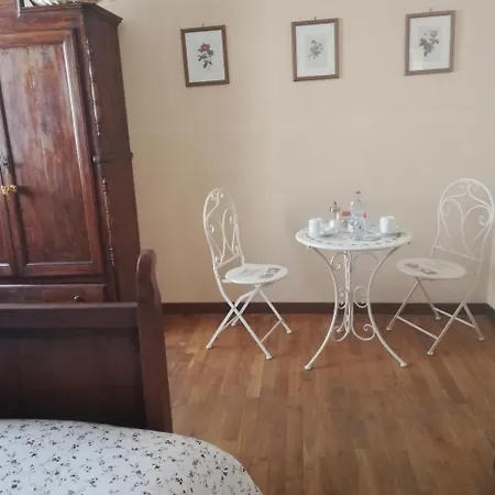 בית כפרי L'ape In Corte Casa Di Campagna, Via Francigena Stanze E Colazione *