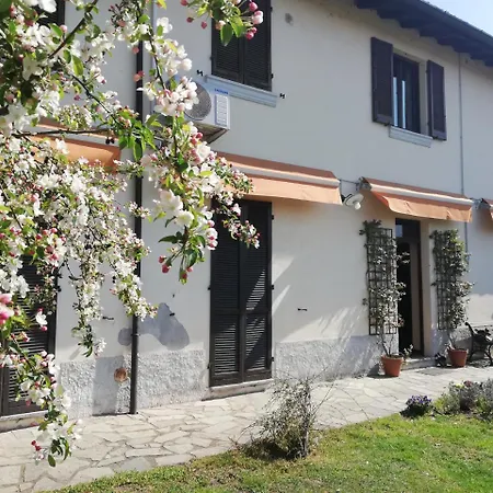 L'ape In Corte Casa Di Campagna, Via Francigena Stanze E Colazione * Vaccarizza